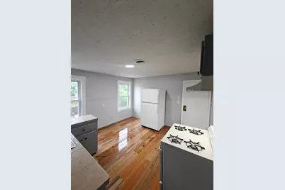 106/118 Wilcox Street #6, Fall River, MA 02720 - Photo 1