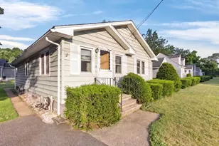 23 Thompson, East Longmeadow, MA 01028 - Photo 1