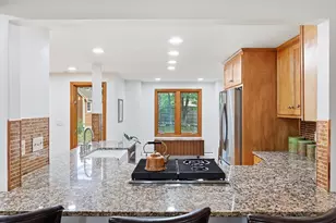 65 Bennett St, Hudson, MA 01749 - Photo 12