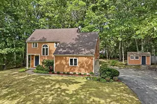 65 Bennett St, Hudson, MA 01749 - Photo 2