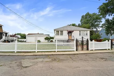 101 Kenberma St, Hull, MA 02045 - Photo 1