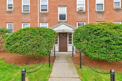 21 Englewood Ave #2, Brookline, MA 02445 - Photo 1
