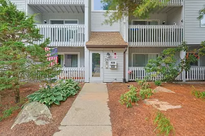 2403 Franklin Crossing Road #24-03, Franklin, MA 02038 - Photo 1