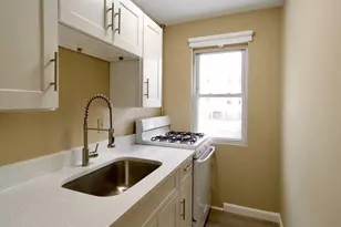 25 Oakland Ave, Everett, MA 02149 - Photo 1