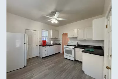 1680 N Shore Rd #2L, Revere, MA 02151 - Photo 1