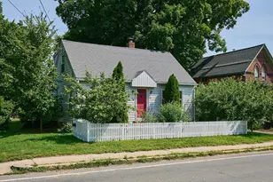 19 Finn St, Northampton, MA 01060 - Photo 1