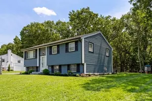43 Newport Dr, Westford, MA 01886 - Photo 1