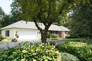 41 Wagon Wheel Rd, North Attleboro, MA 02760 - Photo 1