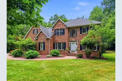 8 Wintergreen Cir, Southwick, MA 01077 - Photo 1