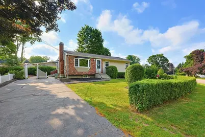 7 Hemlock Dr, Medway, MA 02053 - Photo 1