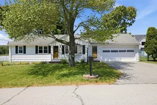 31 Day Cir, Woburn, MA 01801 - Photo 1