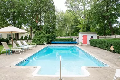 12 Brook Dr, Fairhaven, MA 02719 - Photo 1