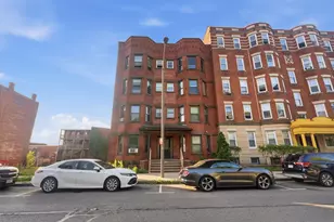 456 Maple St, Holyoke, MA 01040 - Photo 1