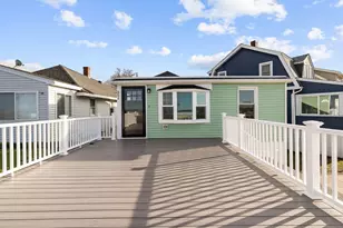 851 Quincy Shore Dr, Quincy, MA 02170 - Photo 1