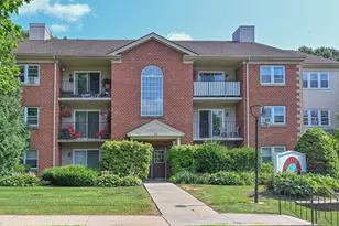 24 Maple Crest Cir, Holyoke, MA 01040 - Photo 1