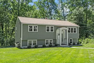 62 Queensland Rd, Billerica, MA 01821 - Photo 1