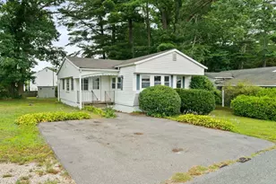 31 Beechwood Rd, Halifax, MA 02338 - Photo 1