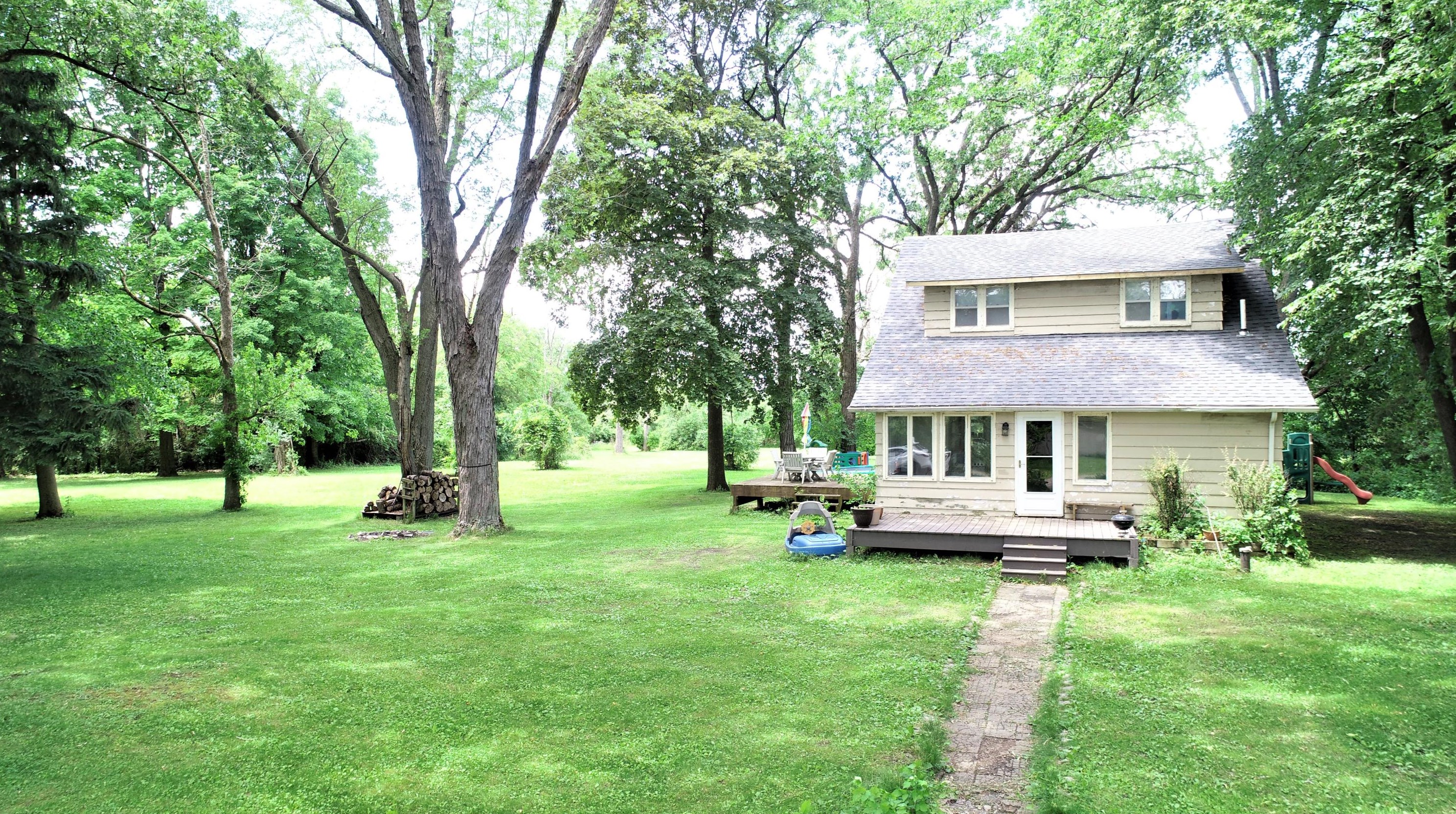 24542 Sandy Point Dr, Waterford, WI 53185