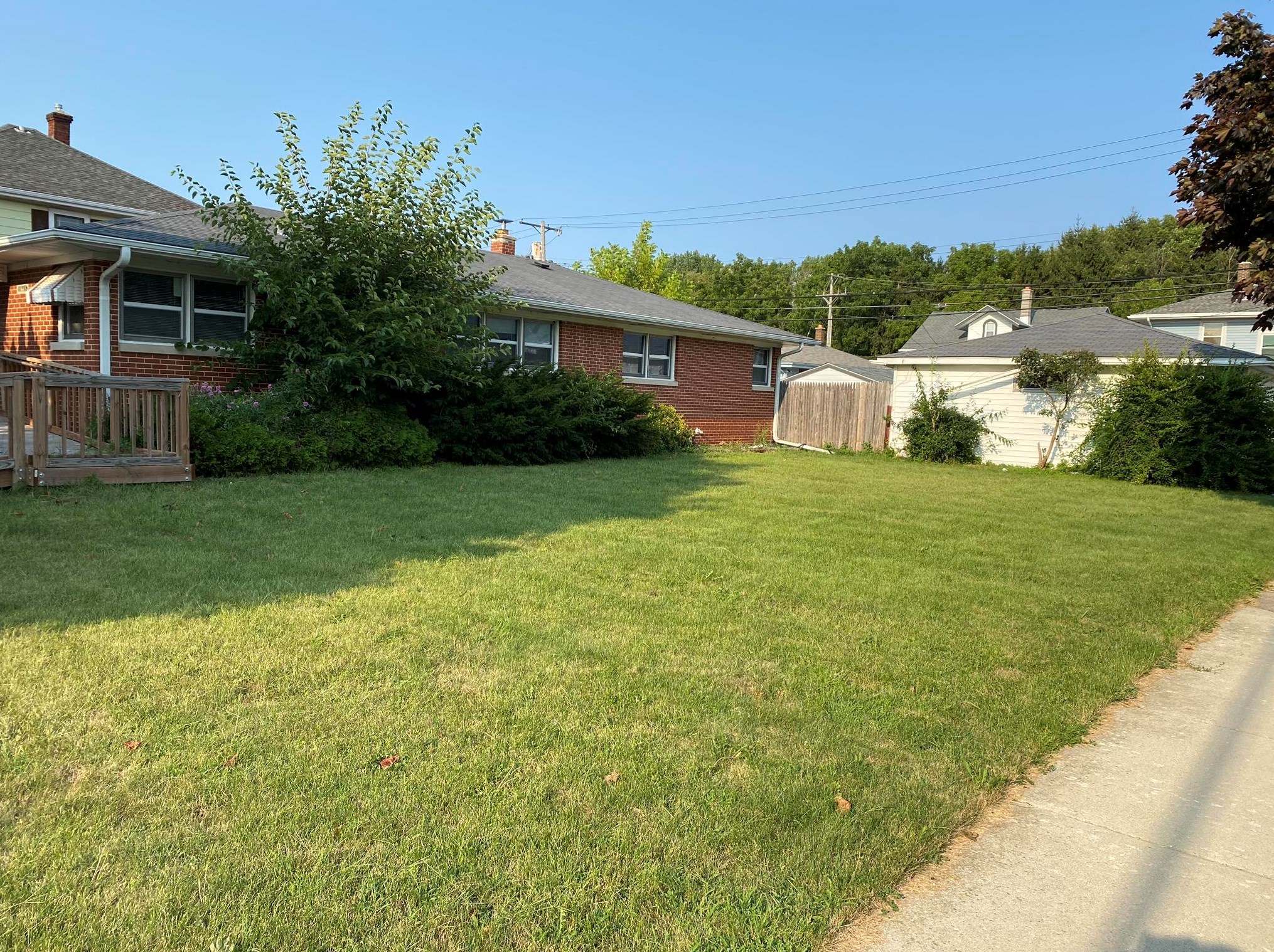 1945 Center St, Racine, WI 53403-2654