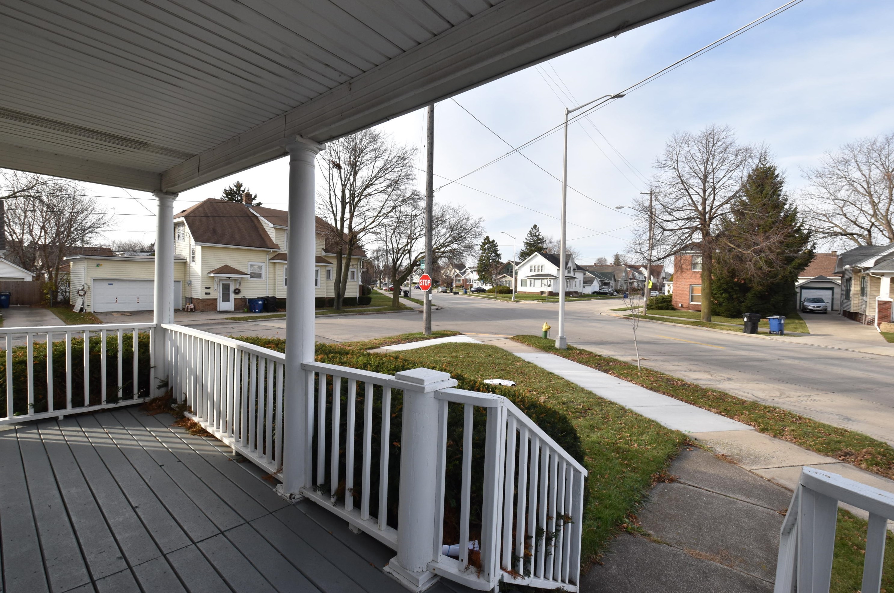 2225 Taylor Ave, Racine, WI 53403-2833