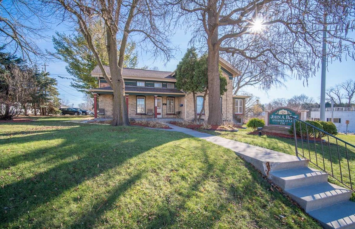 1797 Barton Ave West Bend Wi 53090 Mls 1719081 Coldwell Banker