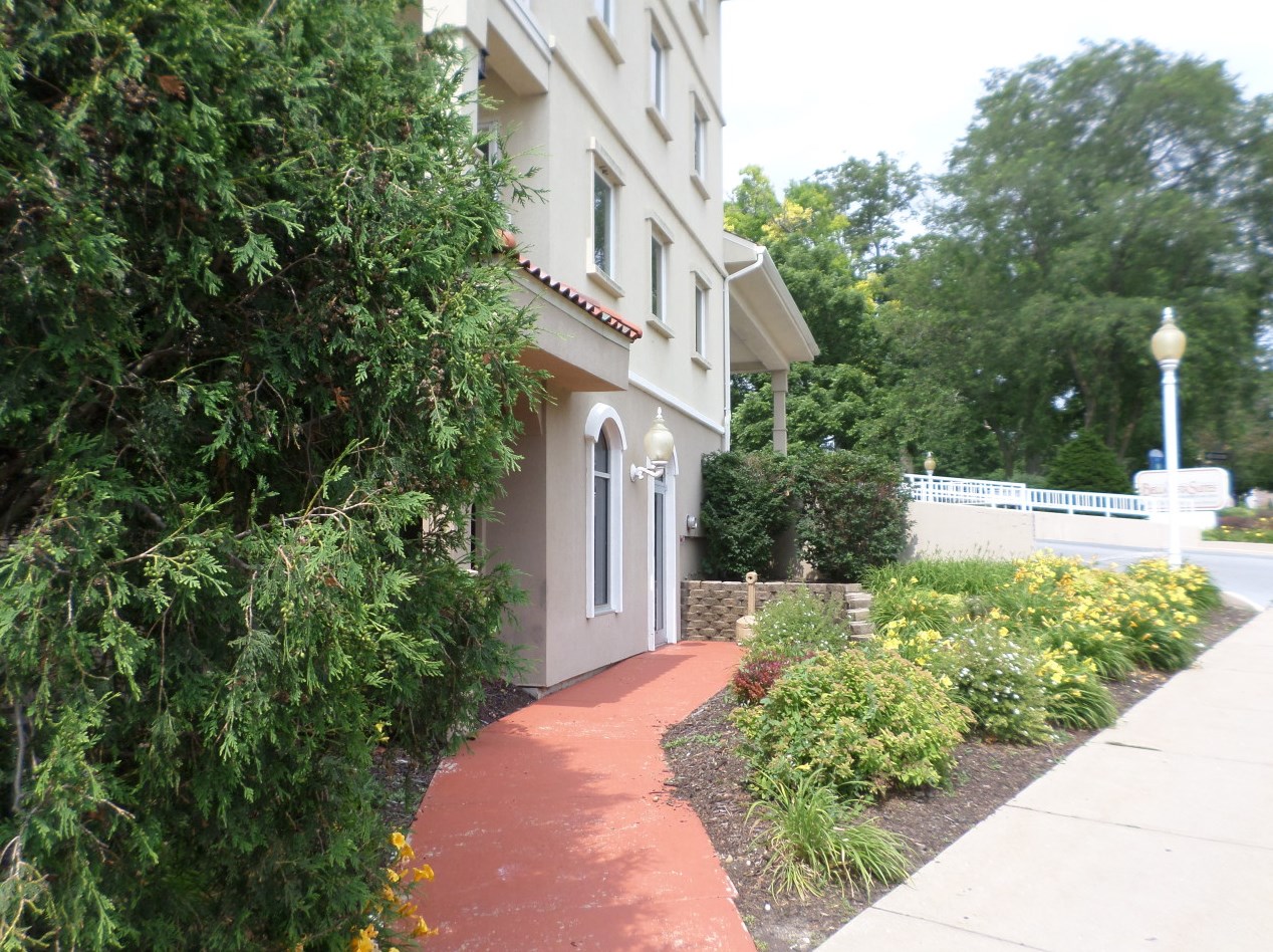 335 Wrigley Dr #409, Lake Geneva, WI 53147