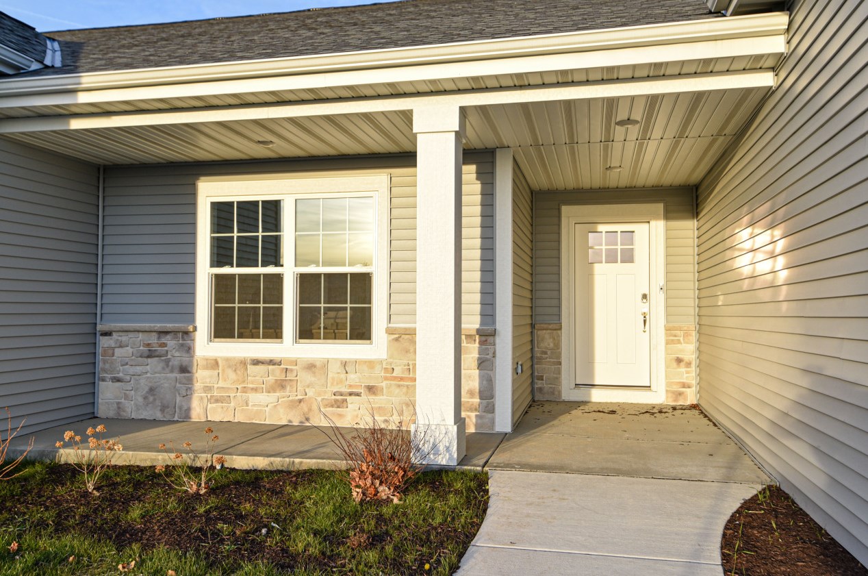 641 Annecy Park Cir, Waterford, WI 53185
