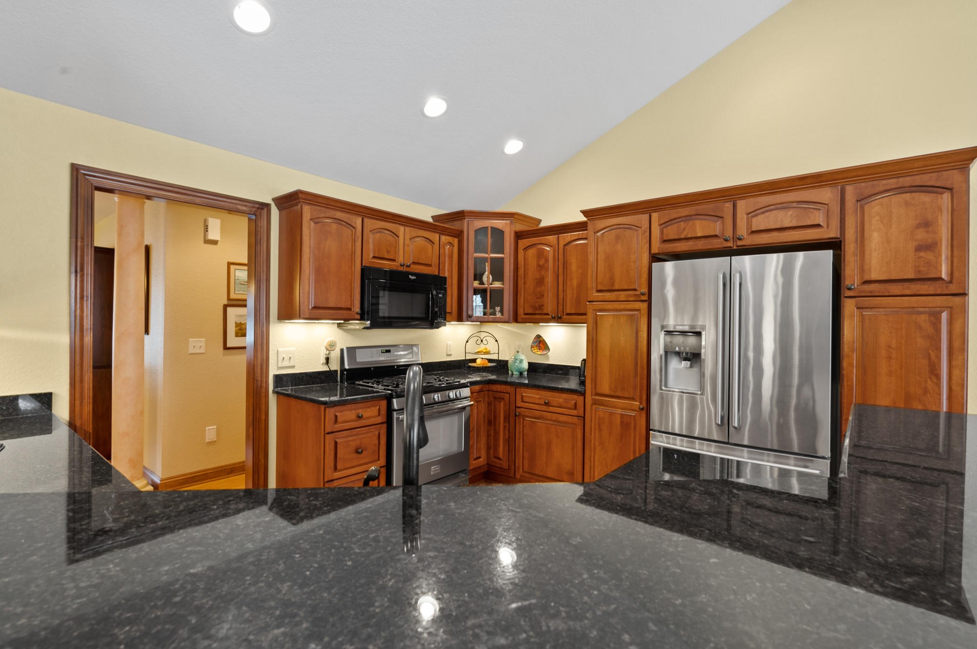 1160 Canary Ln, Grafton, WI 53024-1752