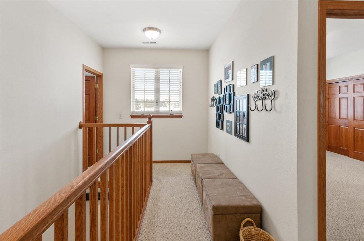 770 Bridlewood Dr, Hartford, WI 53027-3111