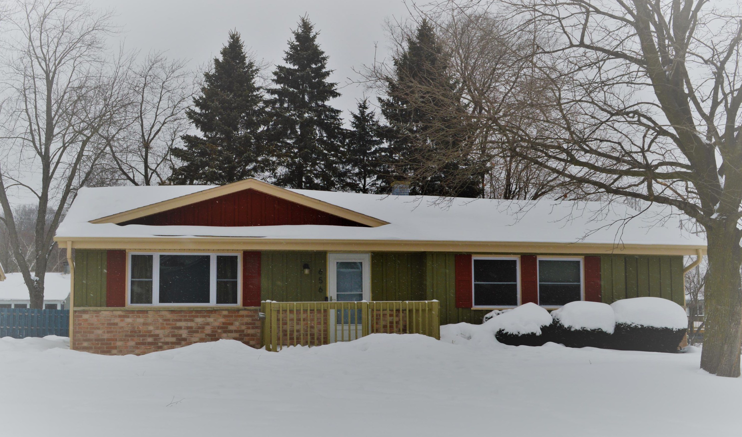 656 Hollybrook Ln, Saukville, WI 53080-2216