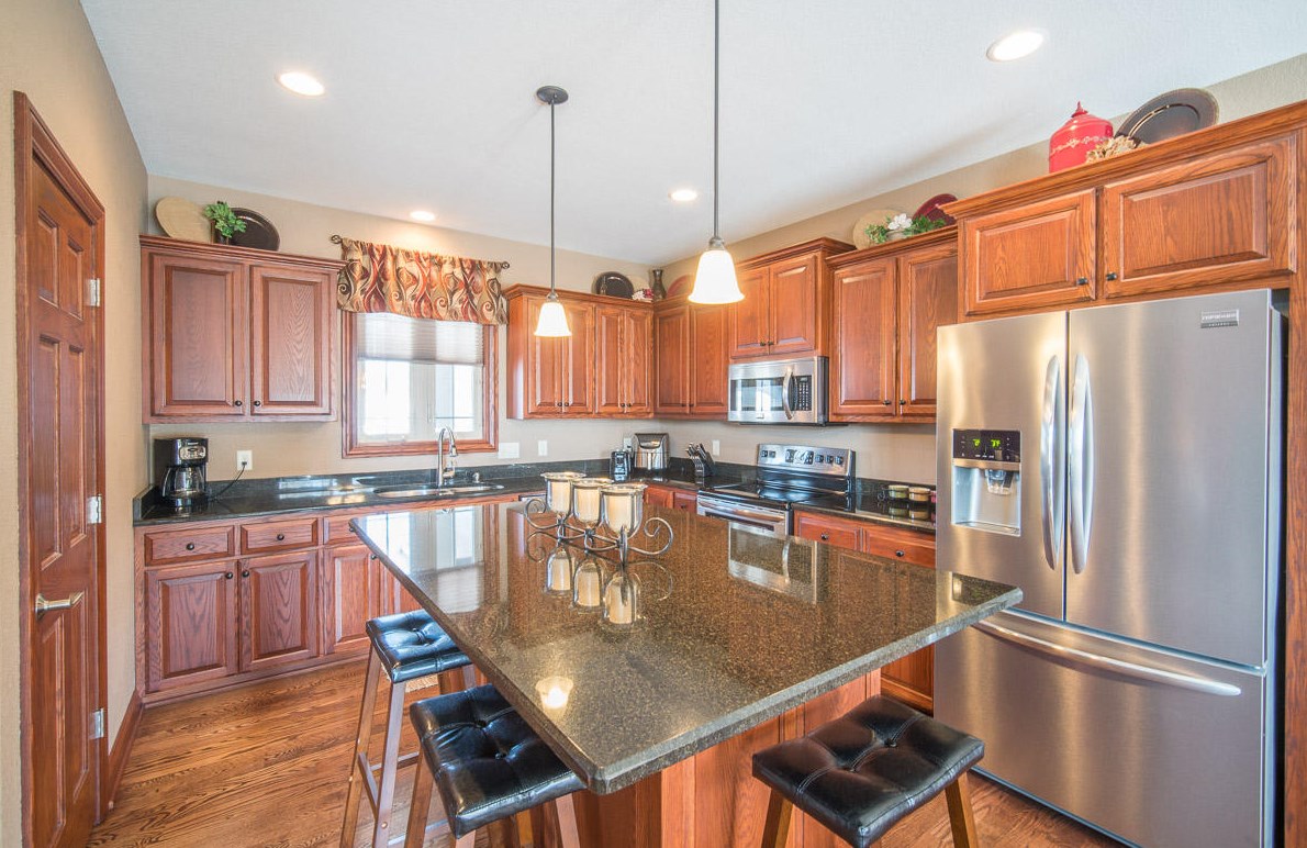 1388 American Eagle Dr, Slinger, WI 53086-9037