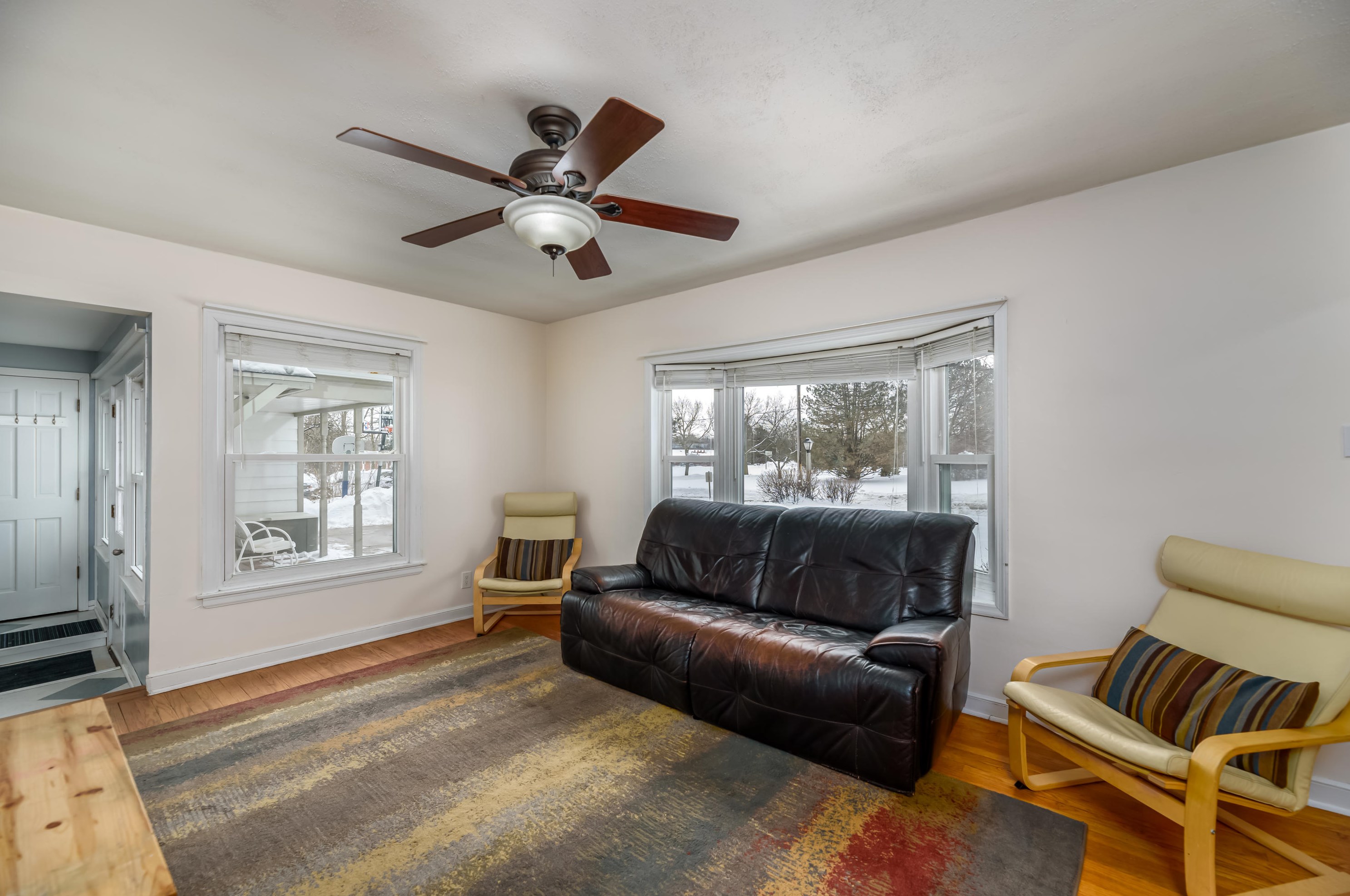 5776 New Berlin Rd, Hales Corners, WI 53130-1769