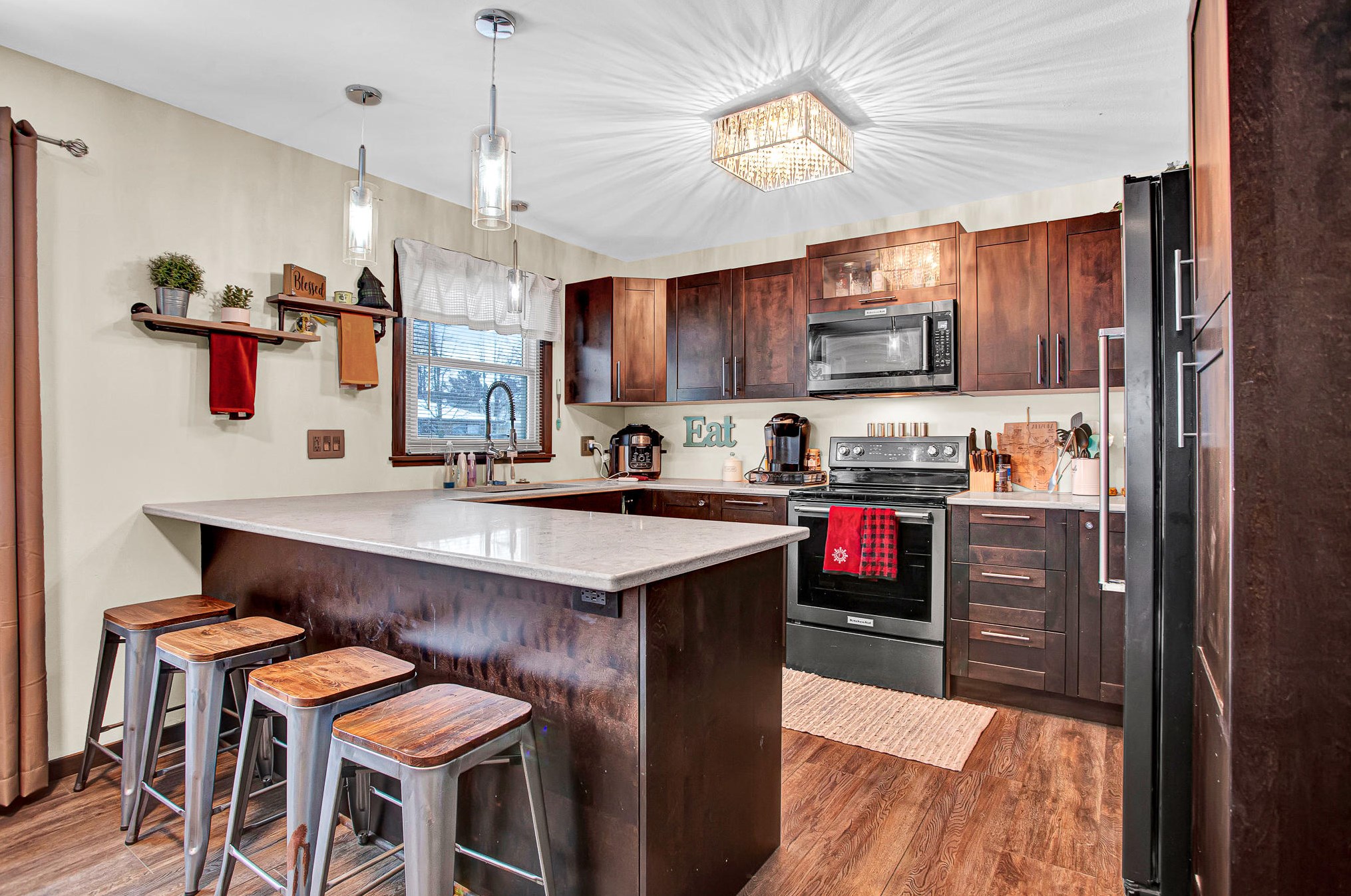 618 Ashland Ave, Sheboygan, WI 53081-6054