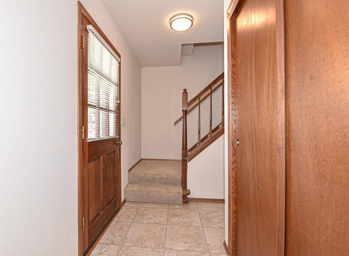 7505 77th St, Hales Corners, WI 53132-9738