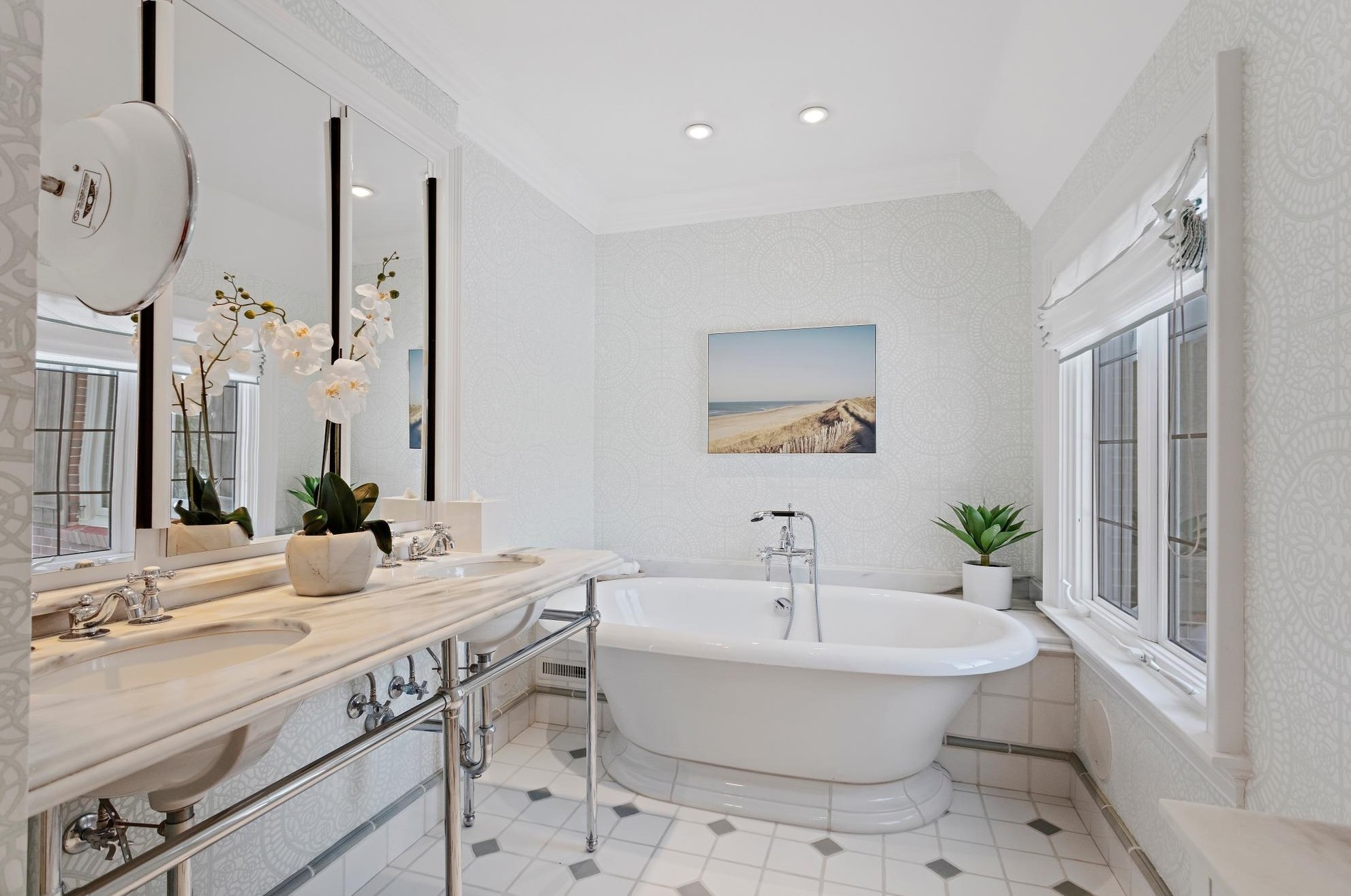 7267 Brg Ln, Milwaukee WI 53217-3627 exterior