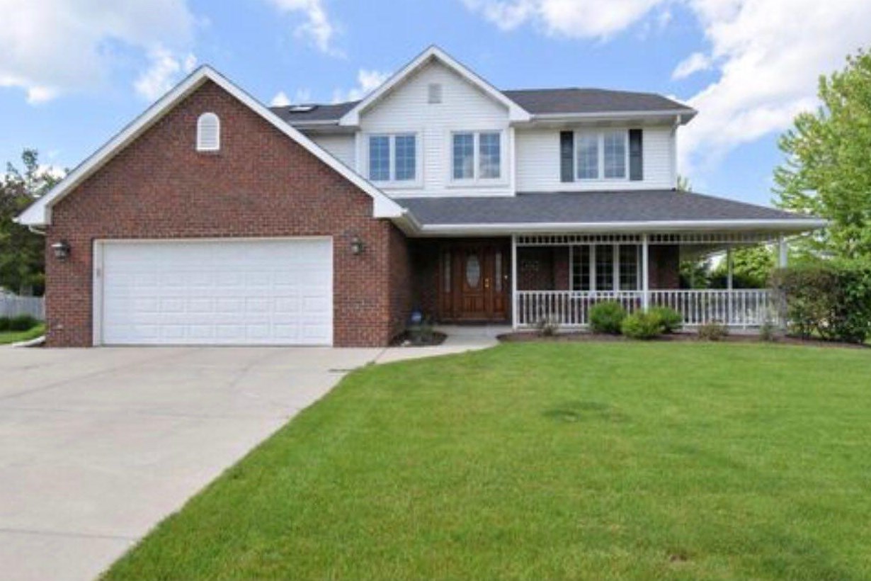 496 Deerwood Ct, Grafton, WI 53024-1013