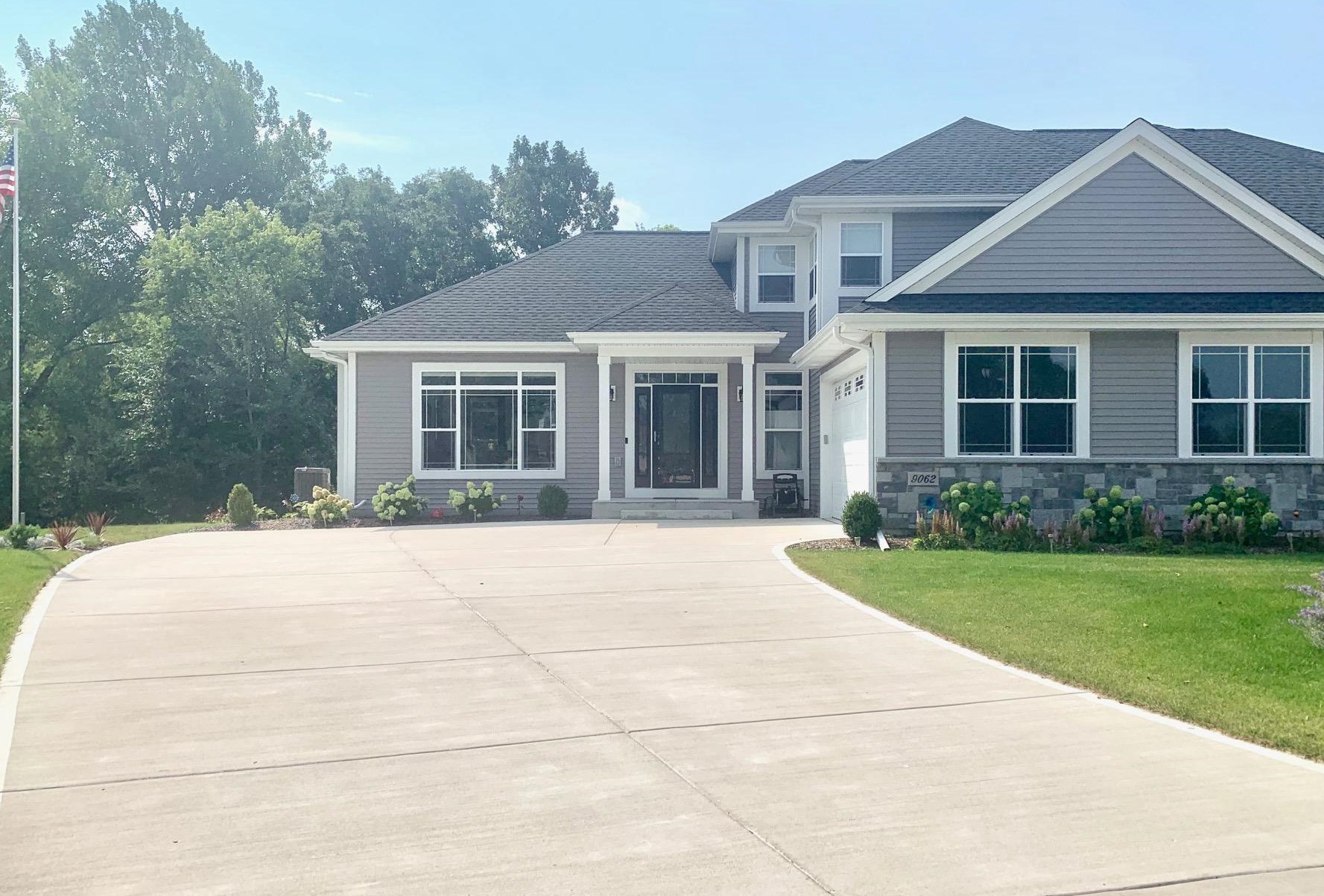 9062 Cordgrass Cir, Hales Corners, WI 53132-7206