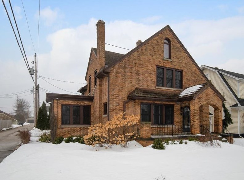 329 Bell Ave, Sheboygan, WI 53083-5035