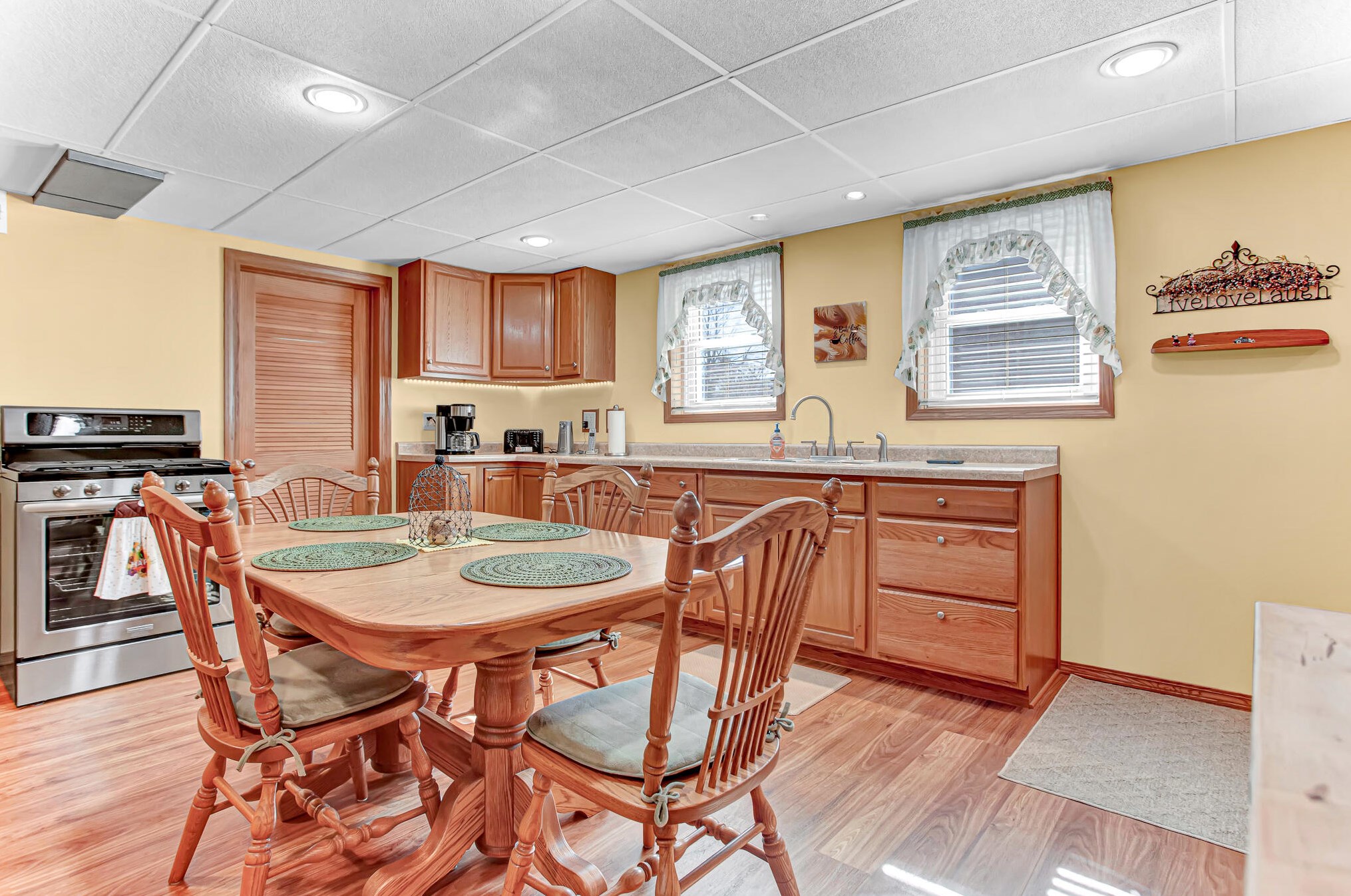 1814 8th St, Sheboygan, WI 53081-5846