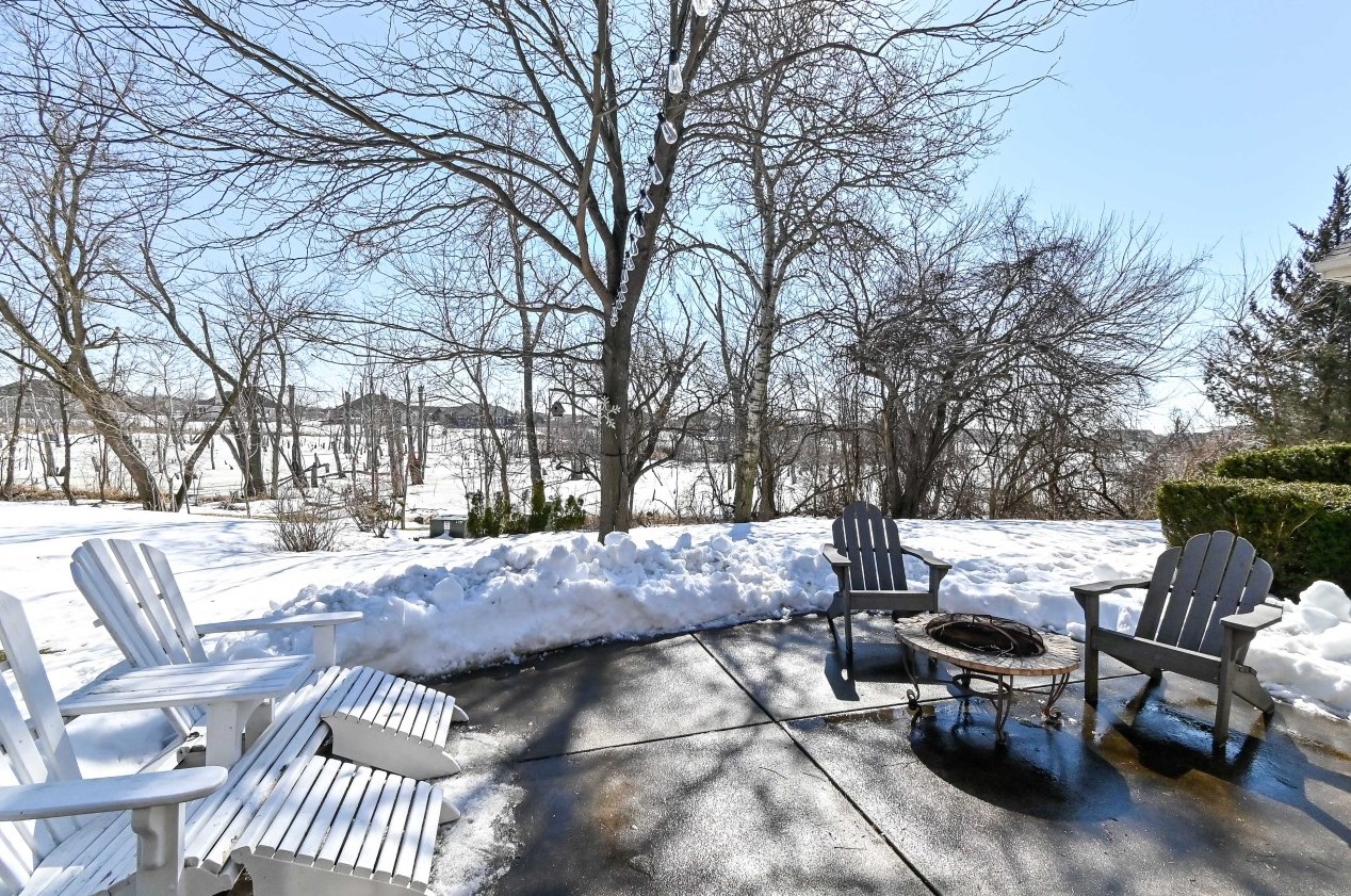 2434 Dover Ln, Racine, WI 53406-1934