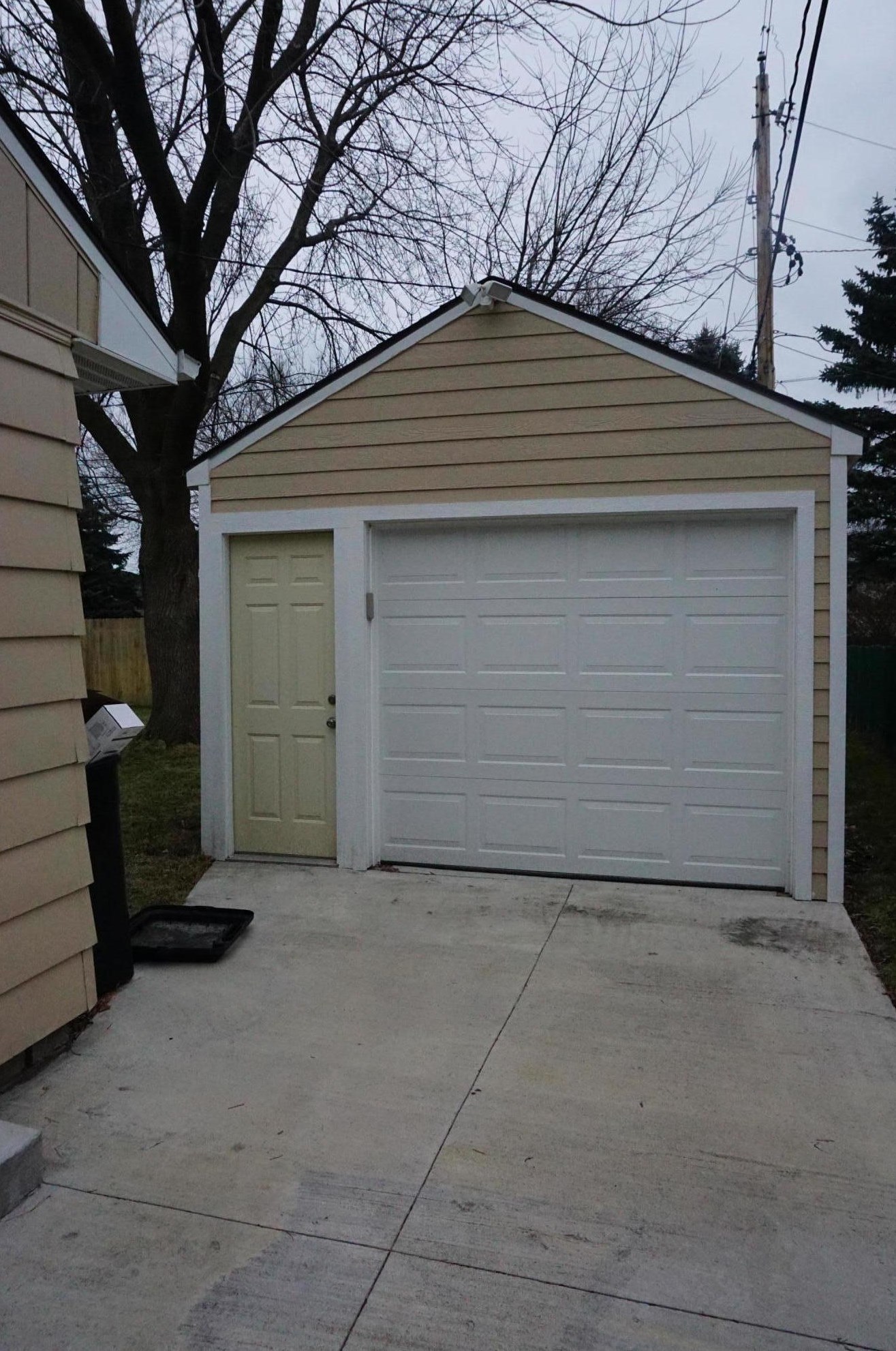3211 9th St, Sheboygan, WI 53083-4113