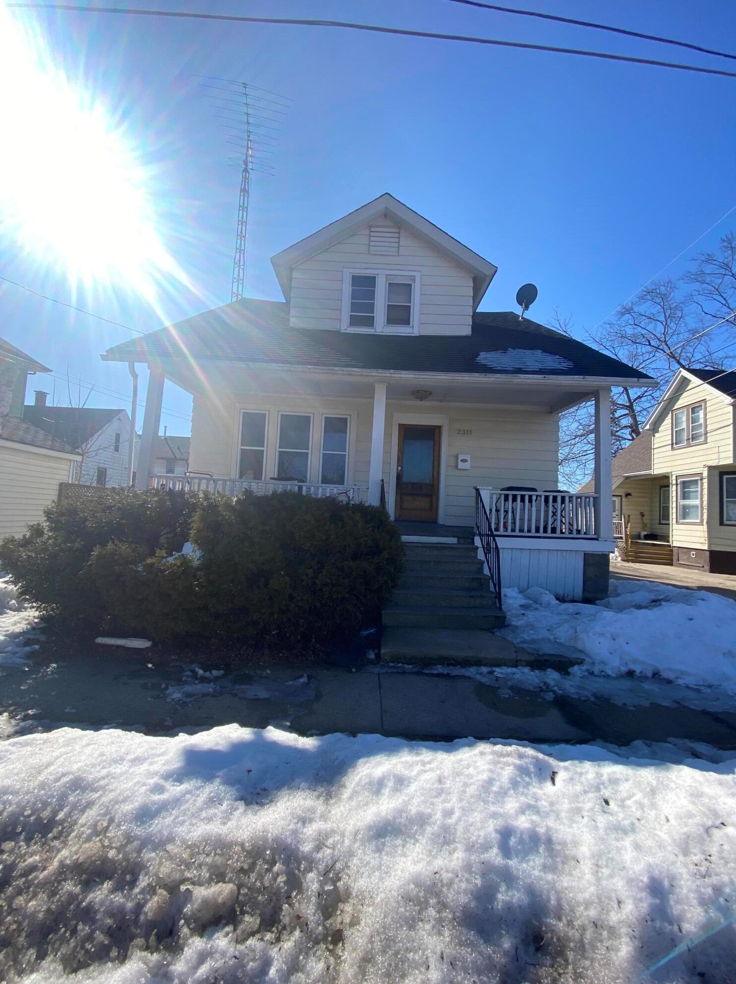 2311 68th St, Kenosha, WI 53143