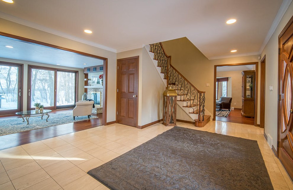 11266 N Lakeview Pl, Thiensville, WI 53092