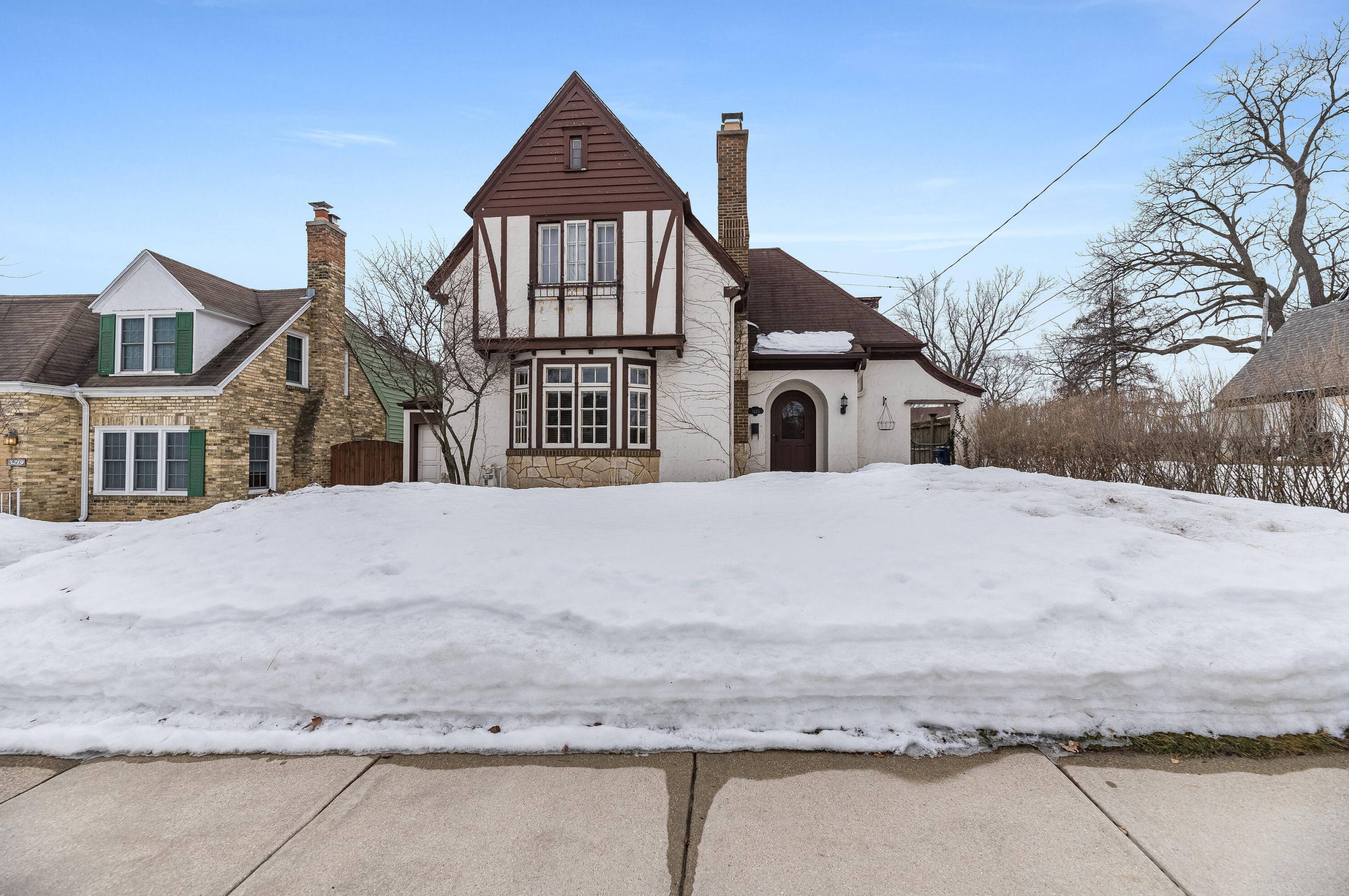 3225 Moorland Ave, Racine, WI 53405-4539