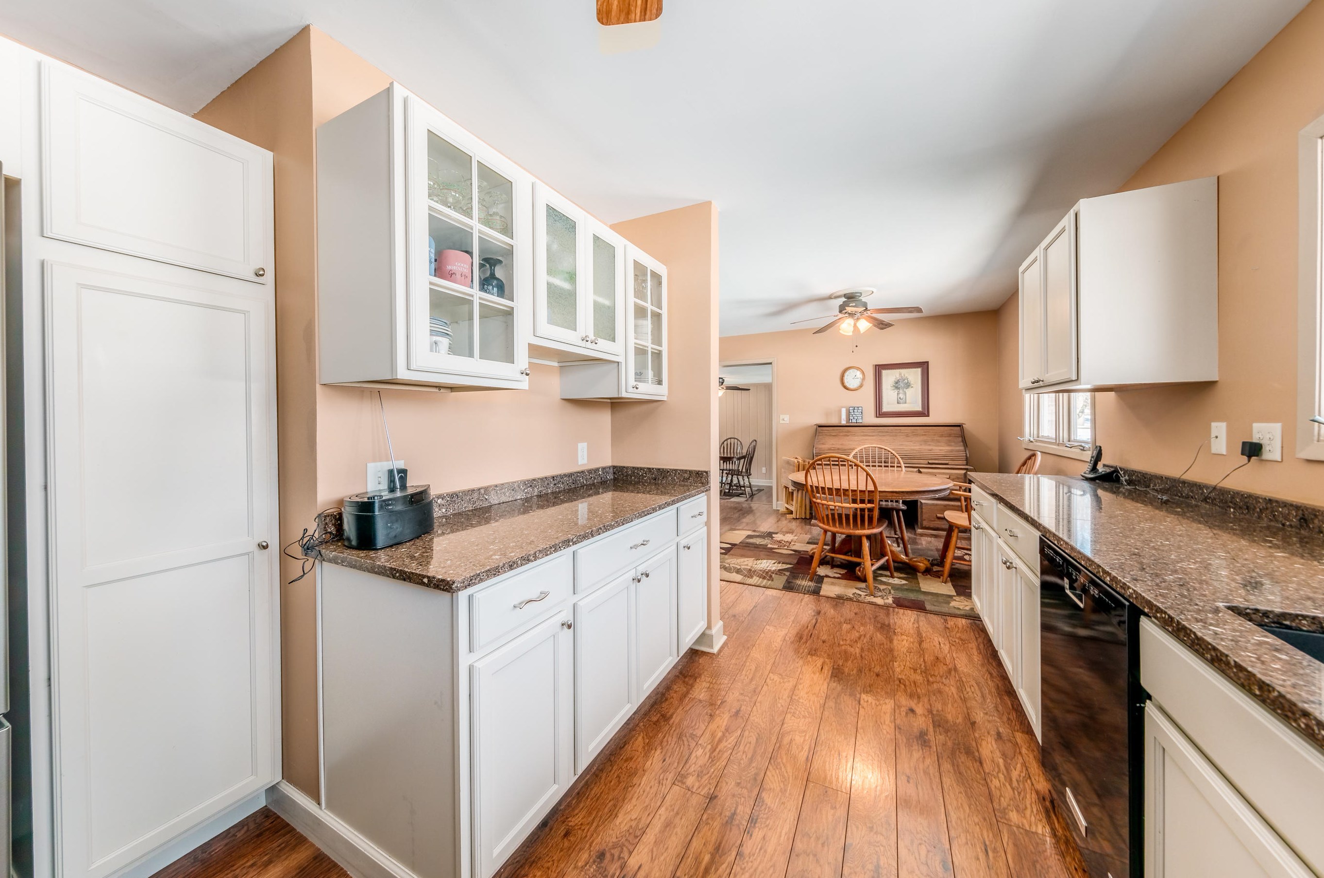 1245 Simon Dr, Brookfield, WI 53005-7045