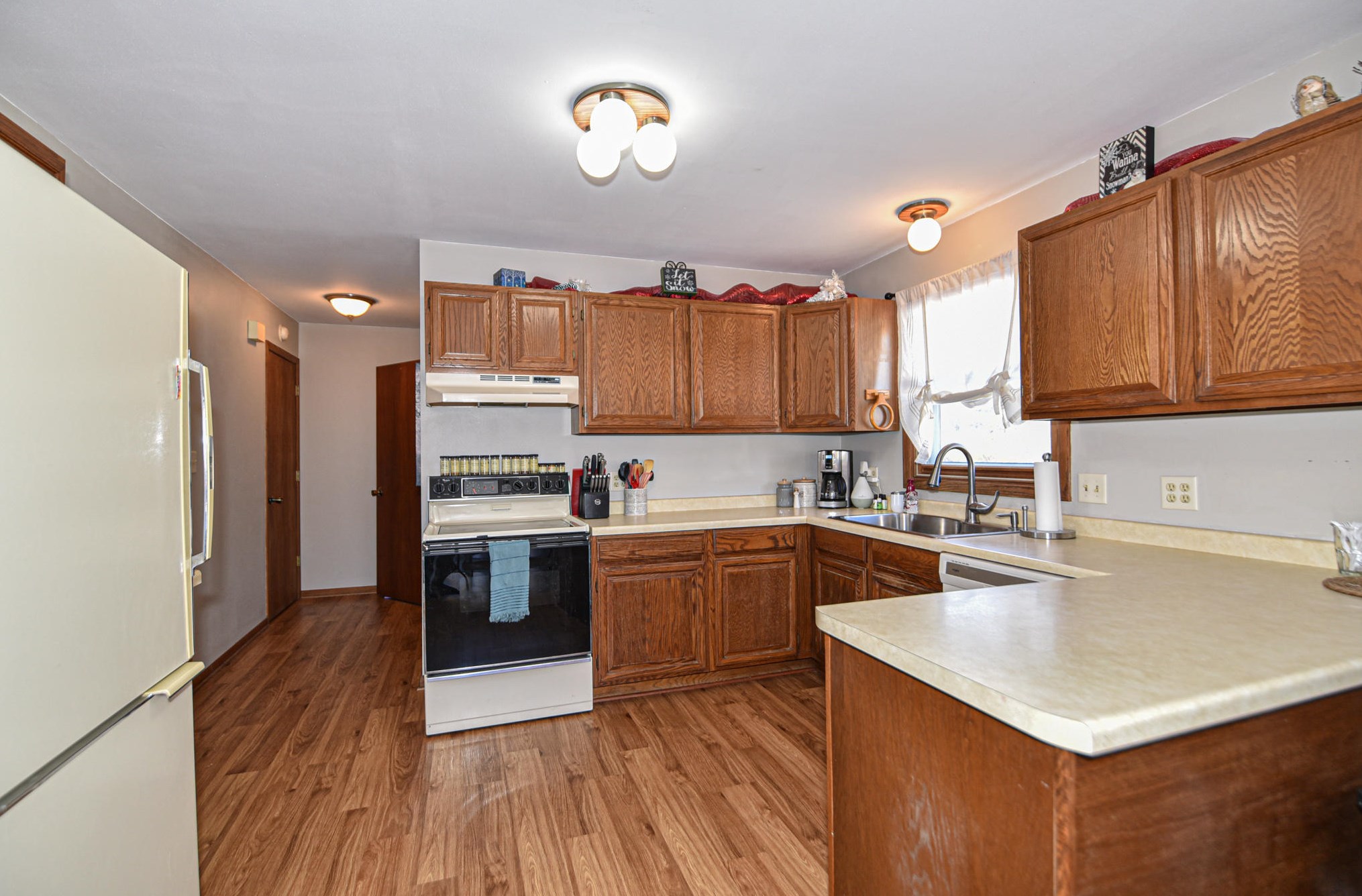 485 Green Meadow Dr, Brookfield WI 53045-3625 exterior