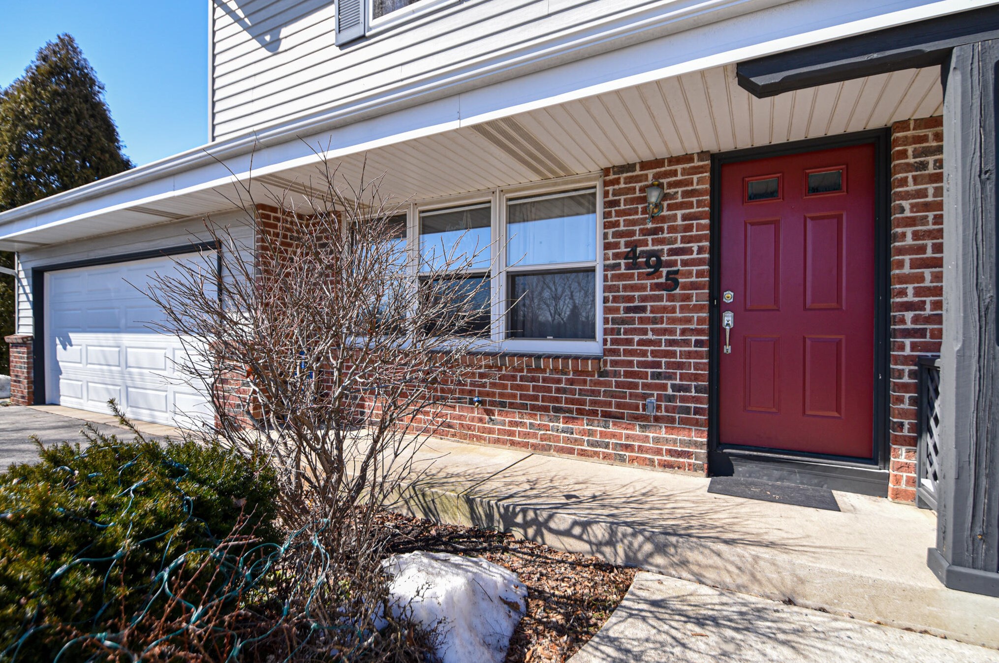 485 Green Meadow Dr, Brookfield, WI 53045-3624