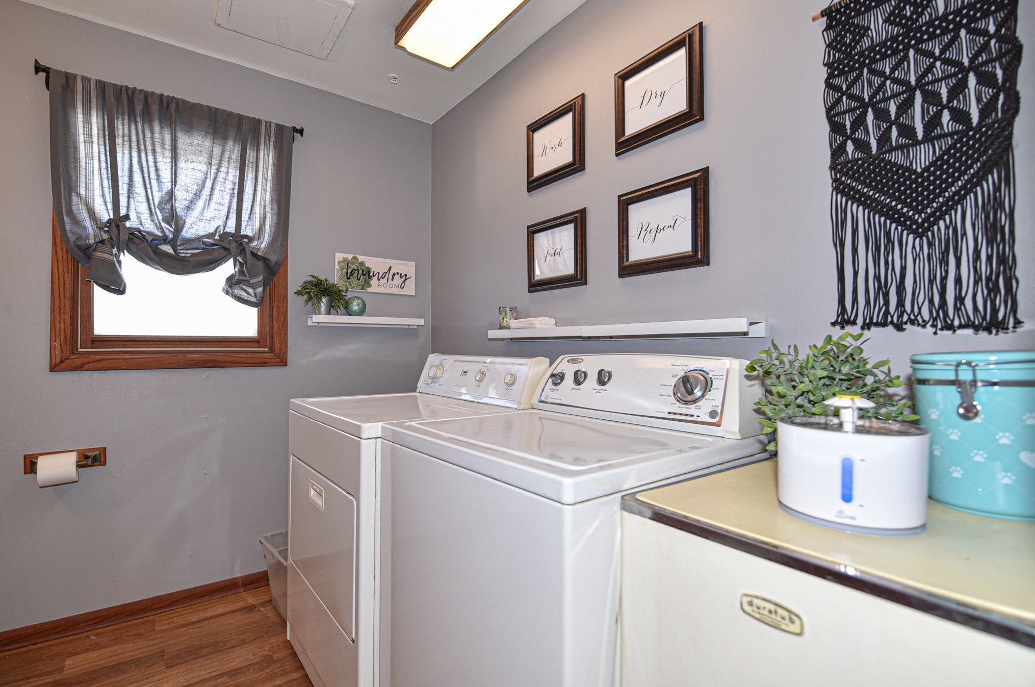 485 Green Meadow Dr, Brookfield WI 53045-3625 exterior