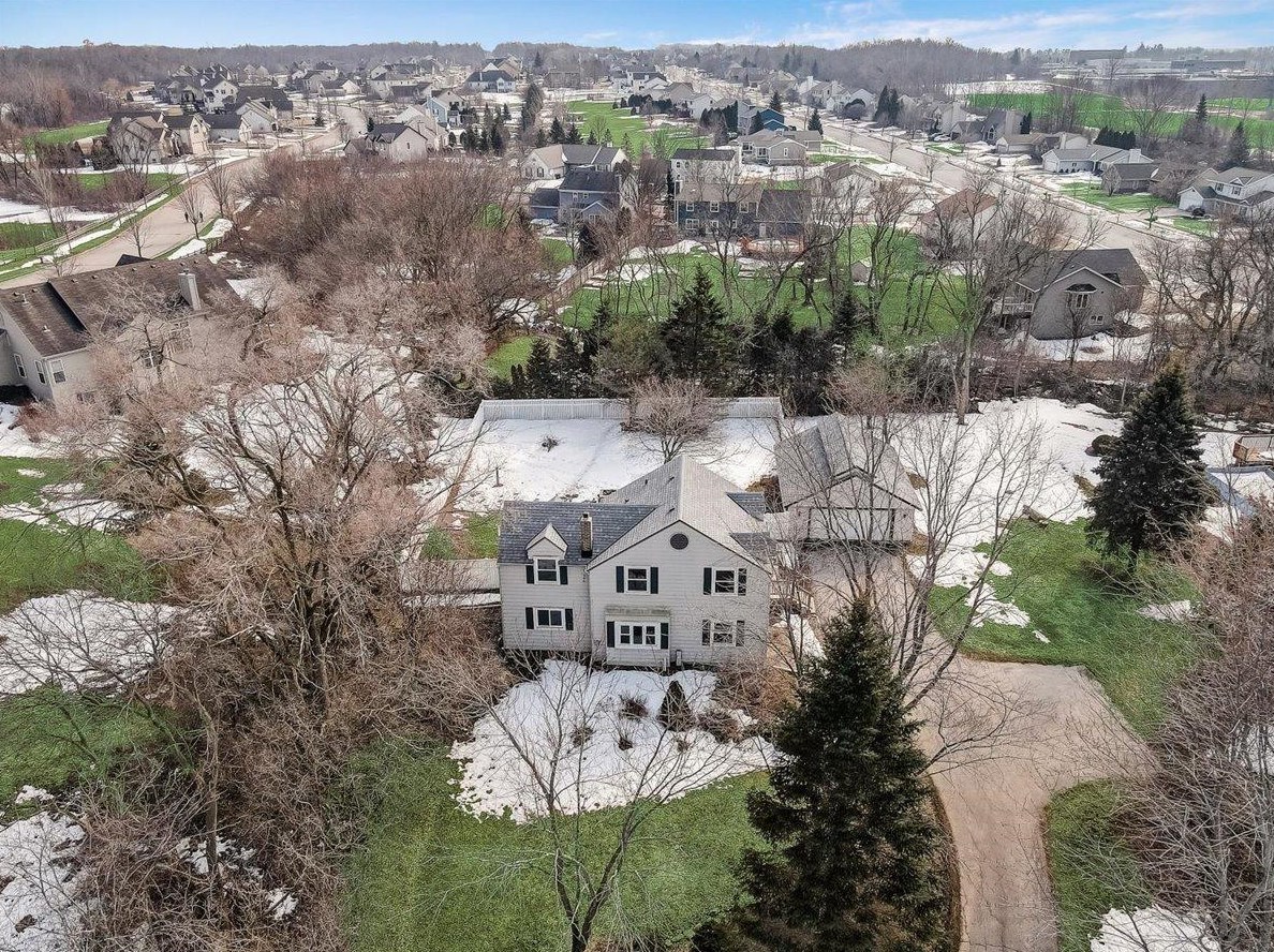 4537 Drexel Ave, Hales Corners, WI 53132-8454