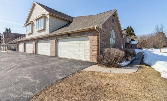 5943 Kinzie Ave, Racine WI  53406-4070 exterior